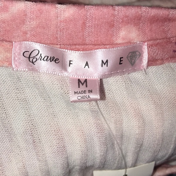 Crave Fame V-Neck Tie Dye Ribbed Thermal Pink - Picture 4 of 5